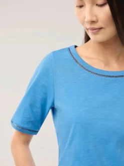 Baumwollshirt Lochstickereiband