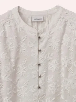 Bluse mit Blütenstickerei