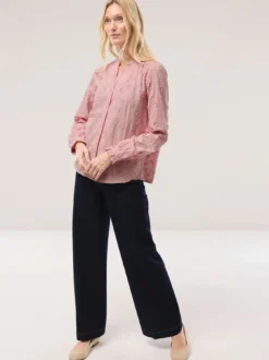 Bluse mit Blütenstickerei