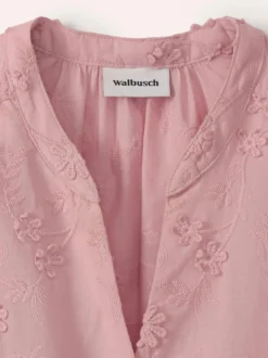 Bluse mit Blütenstickerei