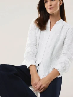 Bluse mit Blütenstickerei