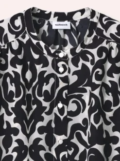 Bluse mit Seide