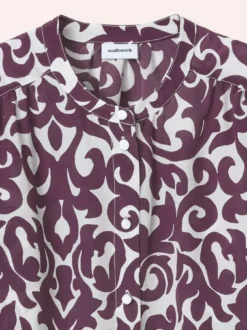 Bluse mit Seide