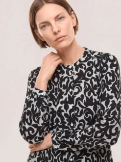 Bluse mit Seide