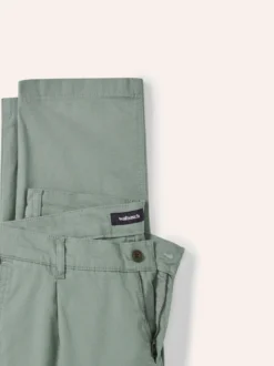 Bundfalten-Chino Feinstruktur