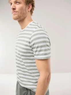 Gestreiftes T-Shirt mit Leinen