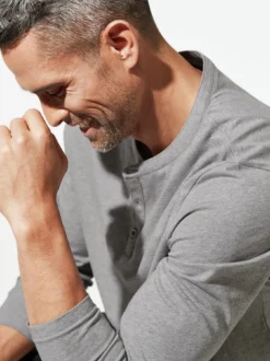 Henley-Shirt
