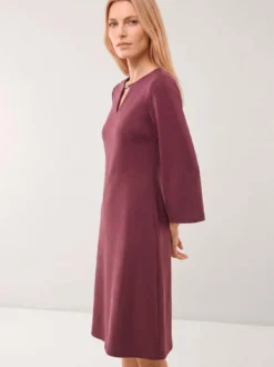 Kleid A-Linie mit Ausschnittdetail