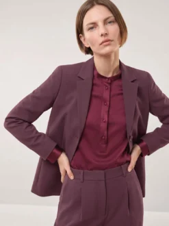 Knitterarmer Blazer mit Revers
