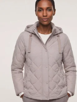 Leichte Steppjacke mit Rautenmuster ohne Nähte