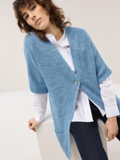 Longstrickweste mit Kimonoärmeln