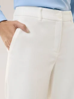Marlenehose mit Struktur
