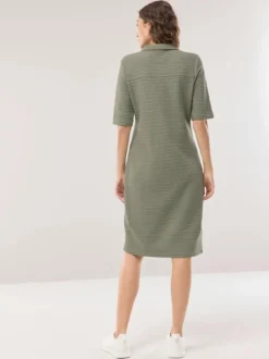 Polokleid mit Struktur