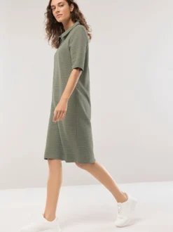 Polokleid mit Struktur
