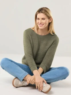 Pullover aus Bändchengarn