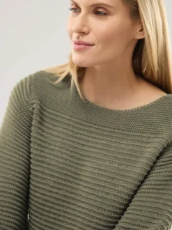 Pullover aus Bändchengarn
