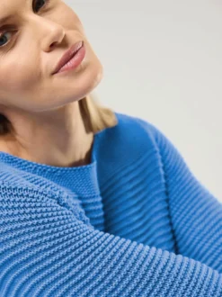 Pullover aus Bändchengarn
