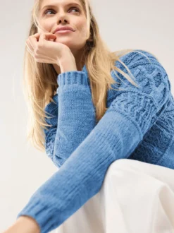 Pullover aus softem Bändchengarn