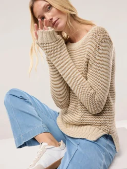 Pullover mit dezentem Streifen