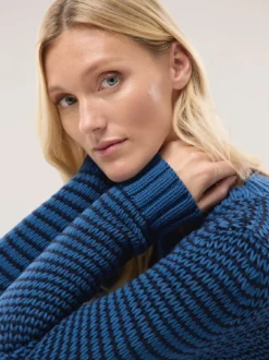 Pullover mit dezentem Streifen