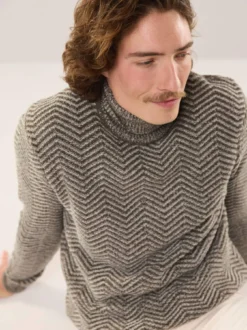 Rollkragenpullover mit Fischgratm.