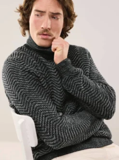 Rollkragenpullover mit Fischgratm.