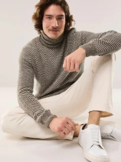 Rollkragenpullover mit Fischgratm.