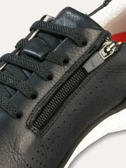 Smart Sneaker Wasserabweisend
