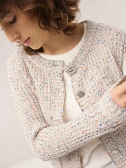 Strickjacke Bouclegarn