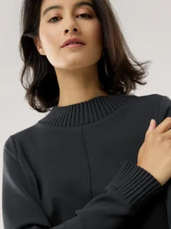Sweatshirt mit Strick
